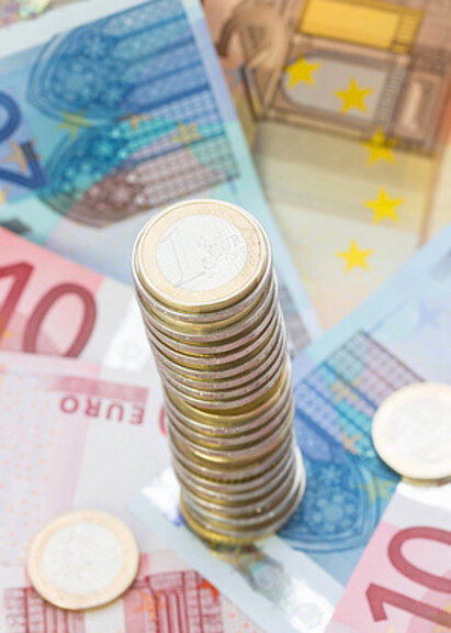 money_Fotolia_50491862_XS